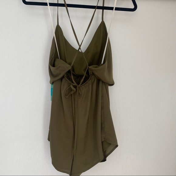 Forever 21 Cross Back Romper *NWT* - Picture 2 of 5